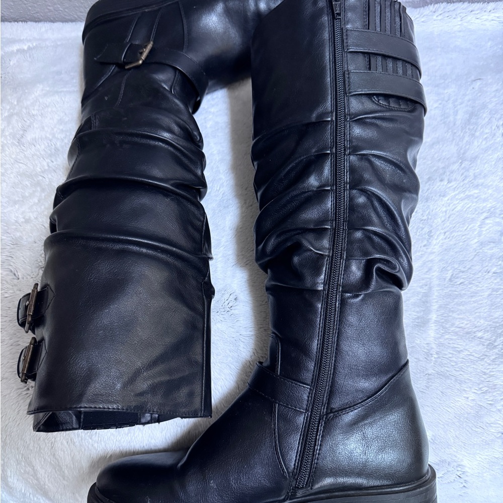 Women’s White Mountain Size 7.5 Medium~NEW without tags